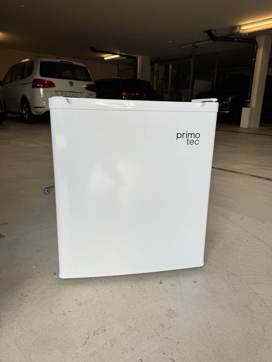 Réfrigérateurs: Mini Fridge Primo Tec white, acceptable condition – D'occasion à Erlenbach ZH par foc_9pcf
