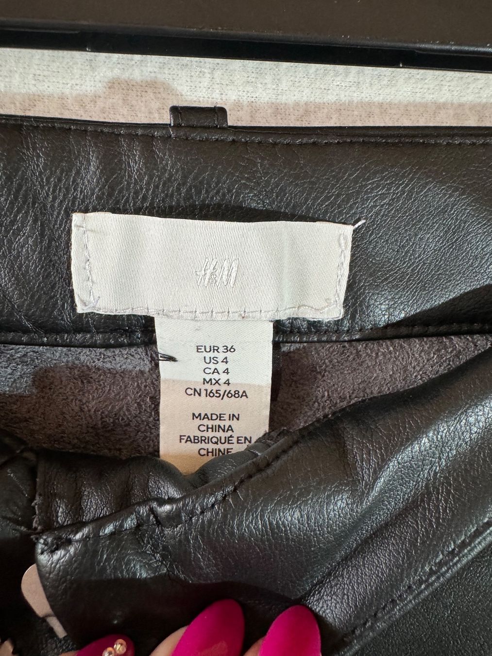 H&M Hosen: Kunstleder Hose von H&M Gr. 36 – Gebraucht aus Grosswangen von second_hand_dress 1