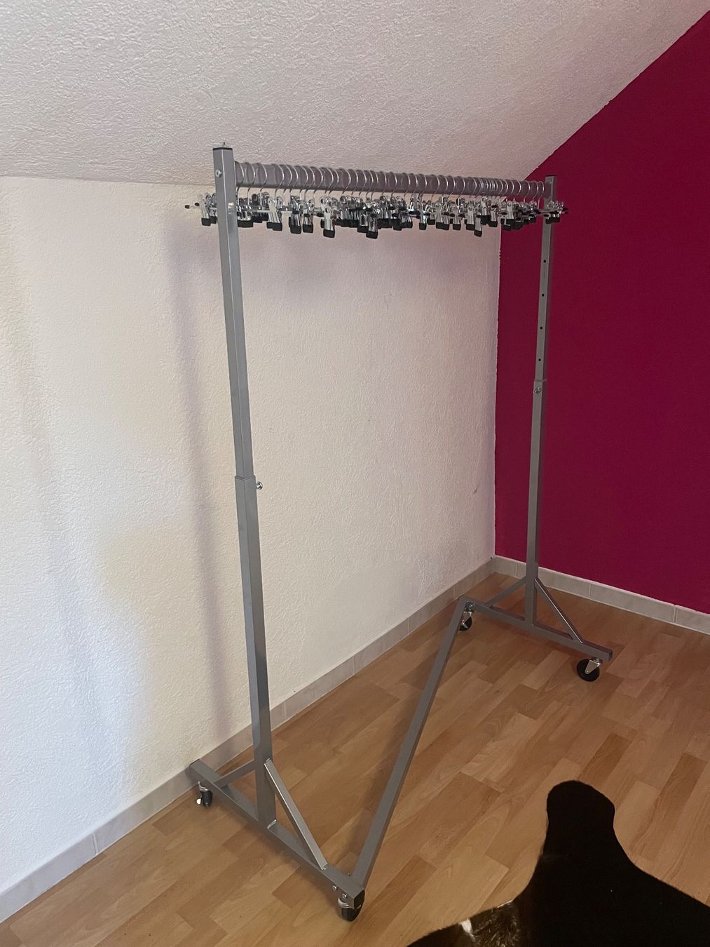 Porte manteau: Garderobe inkl. Kleiderbügel – D'occasion à St. Niklausen LU par sch_9mdh 2