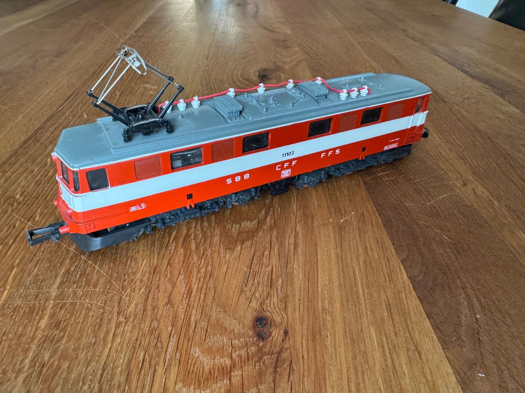 Modellini di ferrovie: SBB Swiss Express HO – Usato da Frauenfeld venduto da mani.s 1