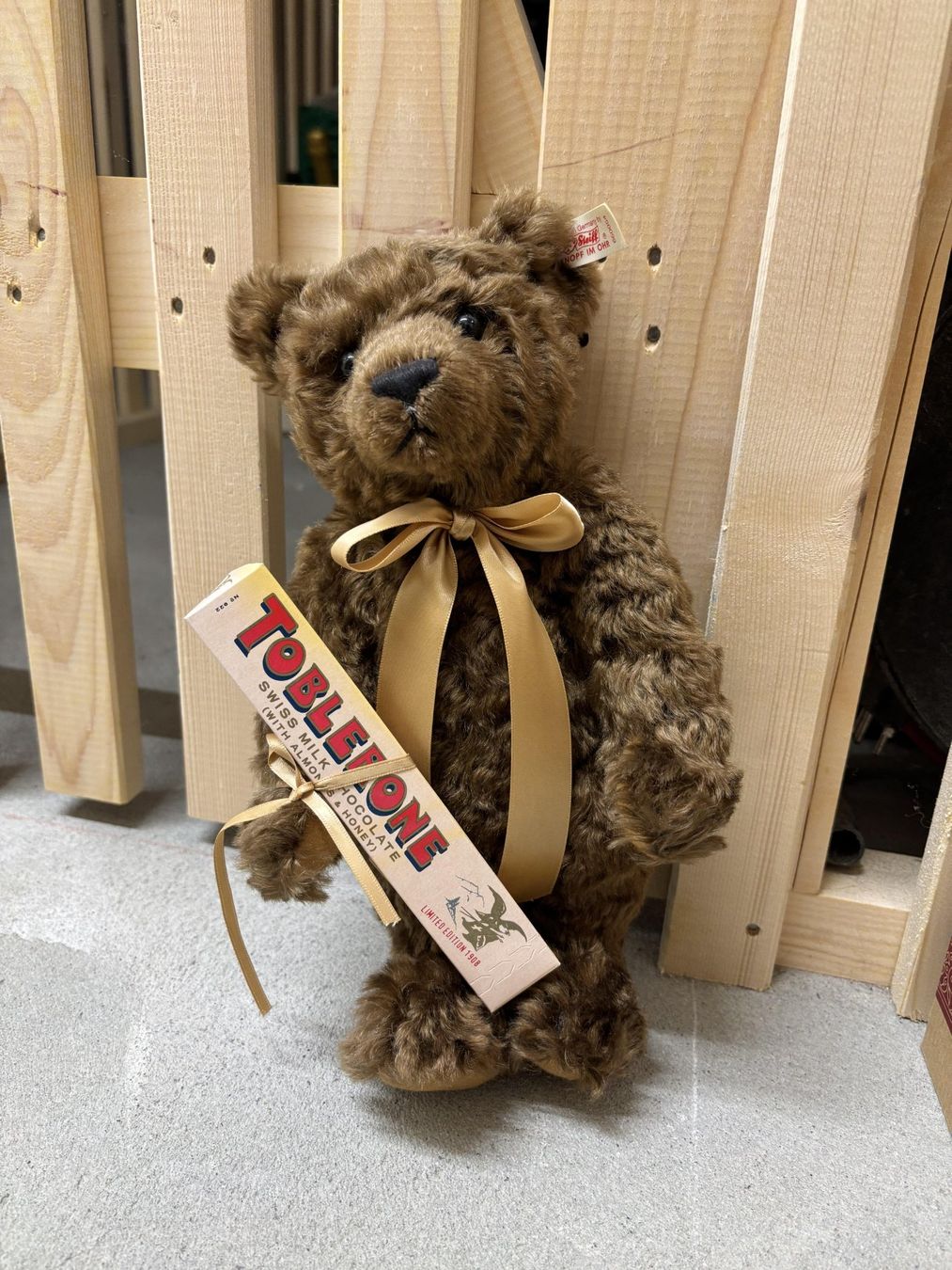 Steiff Puppen: STEIFF SCHOGGI-BÄR Schokoladenbraun 30 – Neu (gemäss Beschreibung) aus Kernenried von larisu