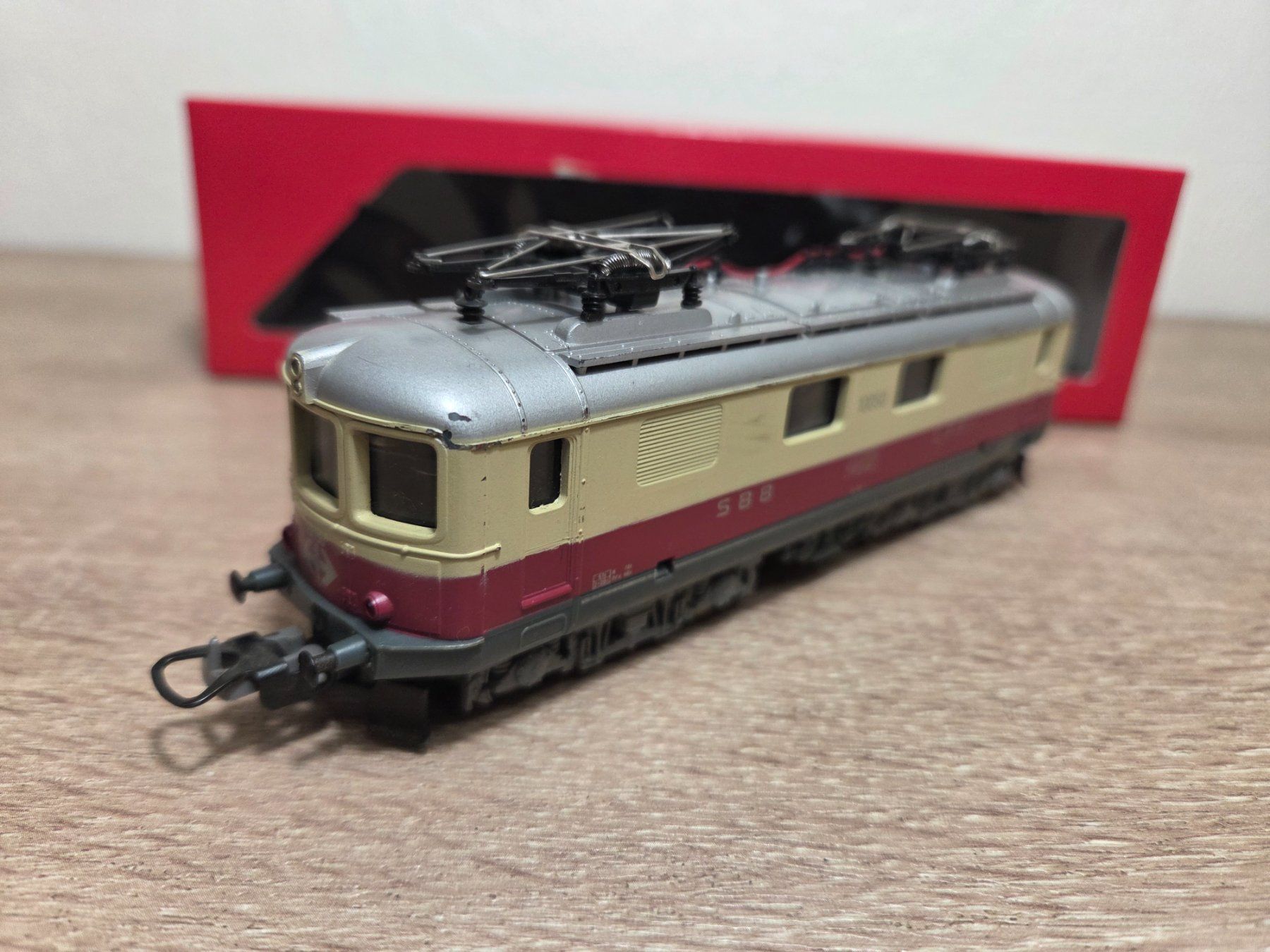 Lima Modellini di ferrovie: Lima 10050 E-Lok SBB H0 (1) – Usato da St-Aubin-Sauges venduto da Lo_Go 2