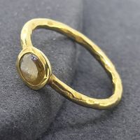 Edler Goldring mit gelbem Natur Diamant