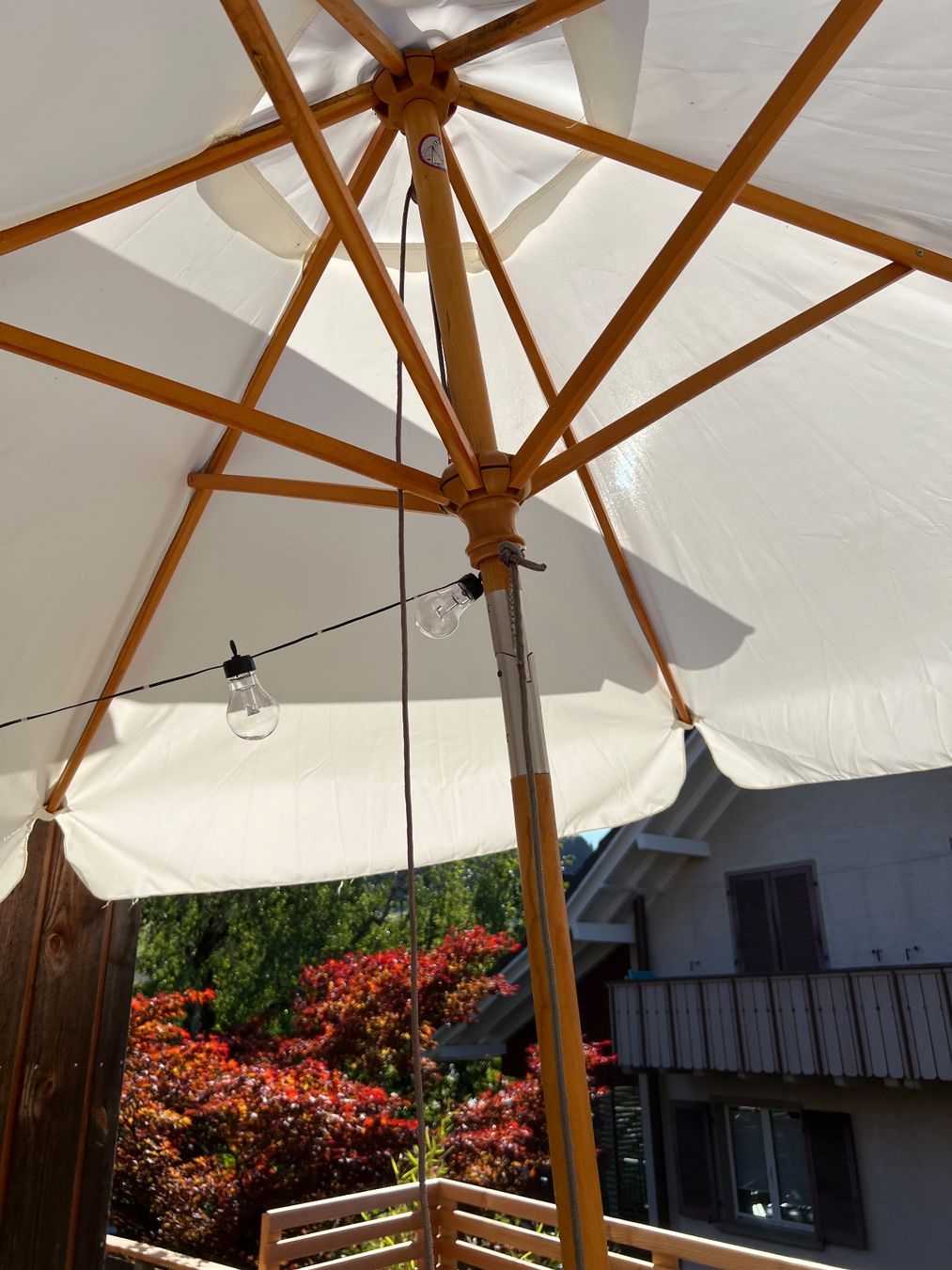 Sonnenschirme: beiger Sonnenschirm ohne Standfuss – Gebraucht aus Ziefen von swiss-porsche 3