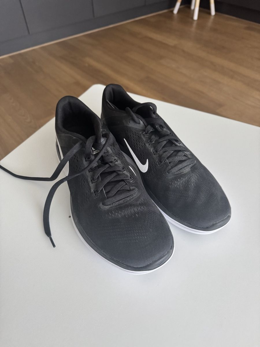 Nike Herrenschuhe: Nike Laufschuhe – Neu (gemäss Beschreibung) aus Wohlen AG von Ar_gu