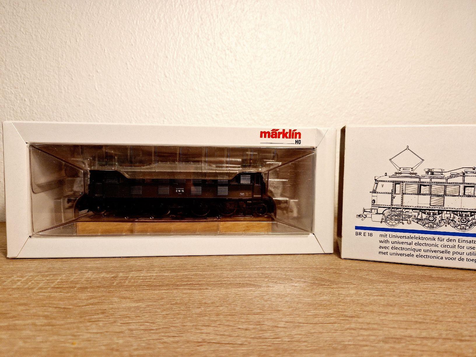 Locomotive Marklin 33681 BR E18/15 DR - Époque 2, 3 Rails CA - Neuve De Stock