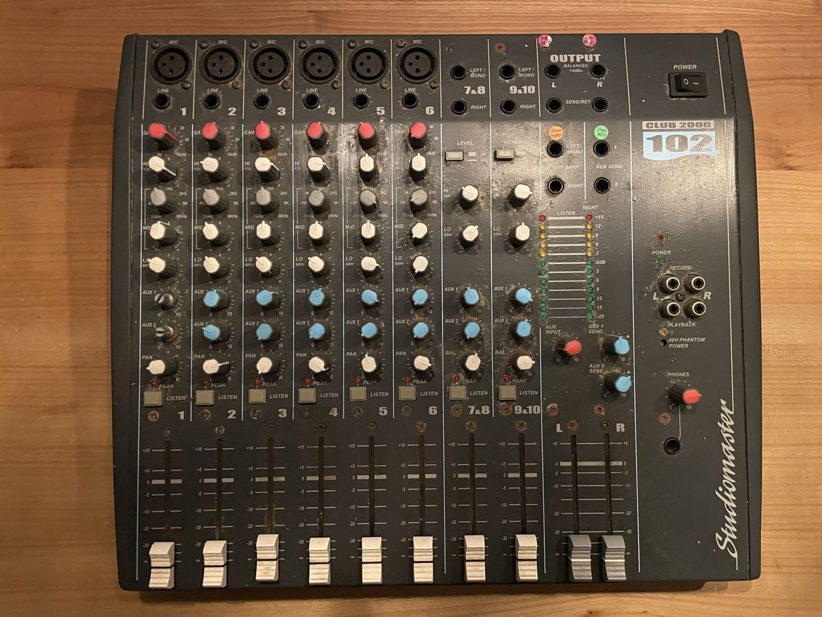 Console di mixaggio: Mischpult Studiomaster Club 2000 102 – Usato da St. Gallen venduto da Marcobass