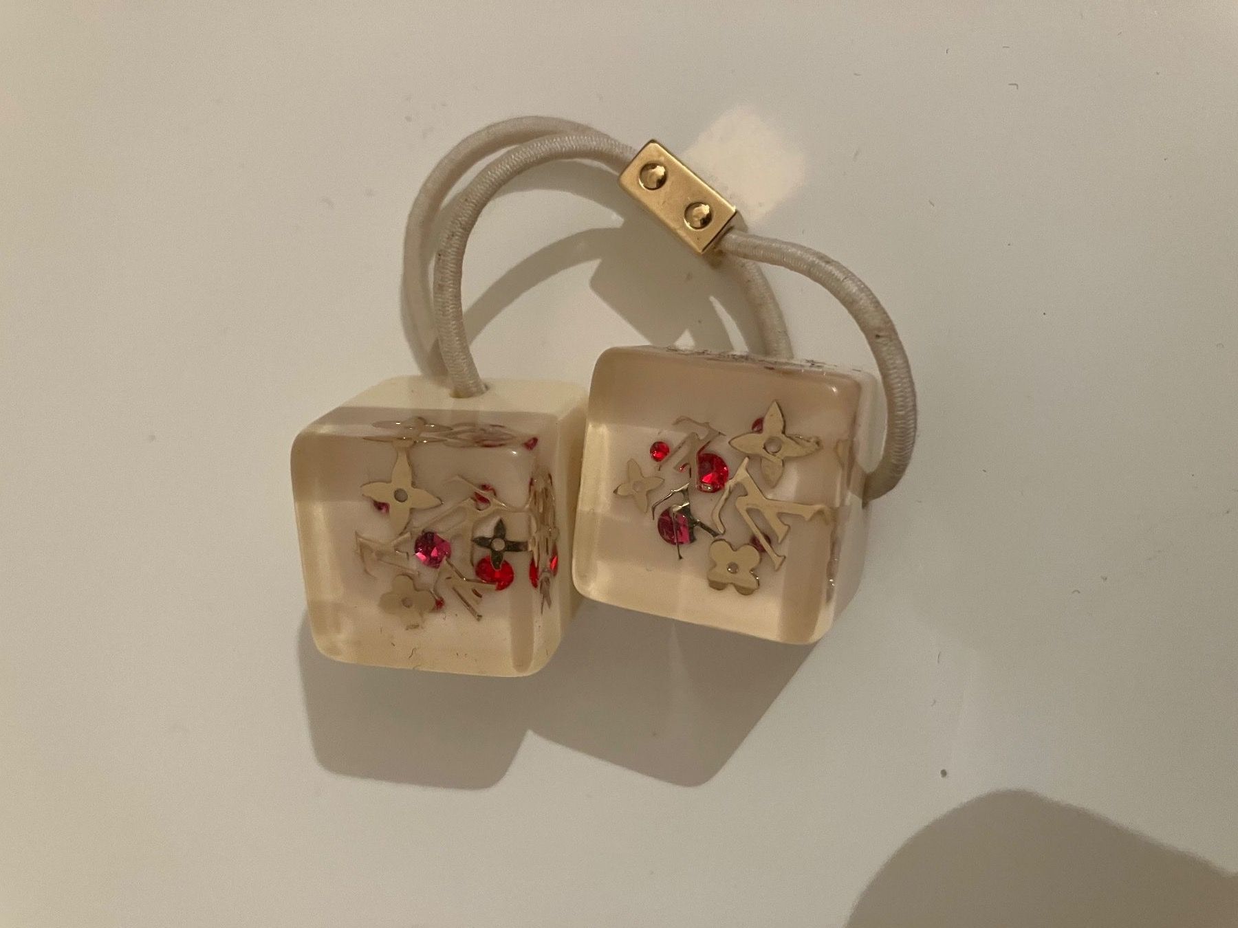 Louis Vuitton Haarschmuck: Louis Vuitton – Gebraucht aus Spreitenbach von schwarzerhase70