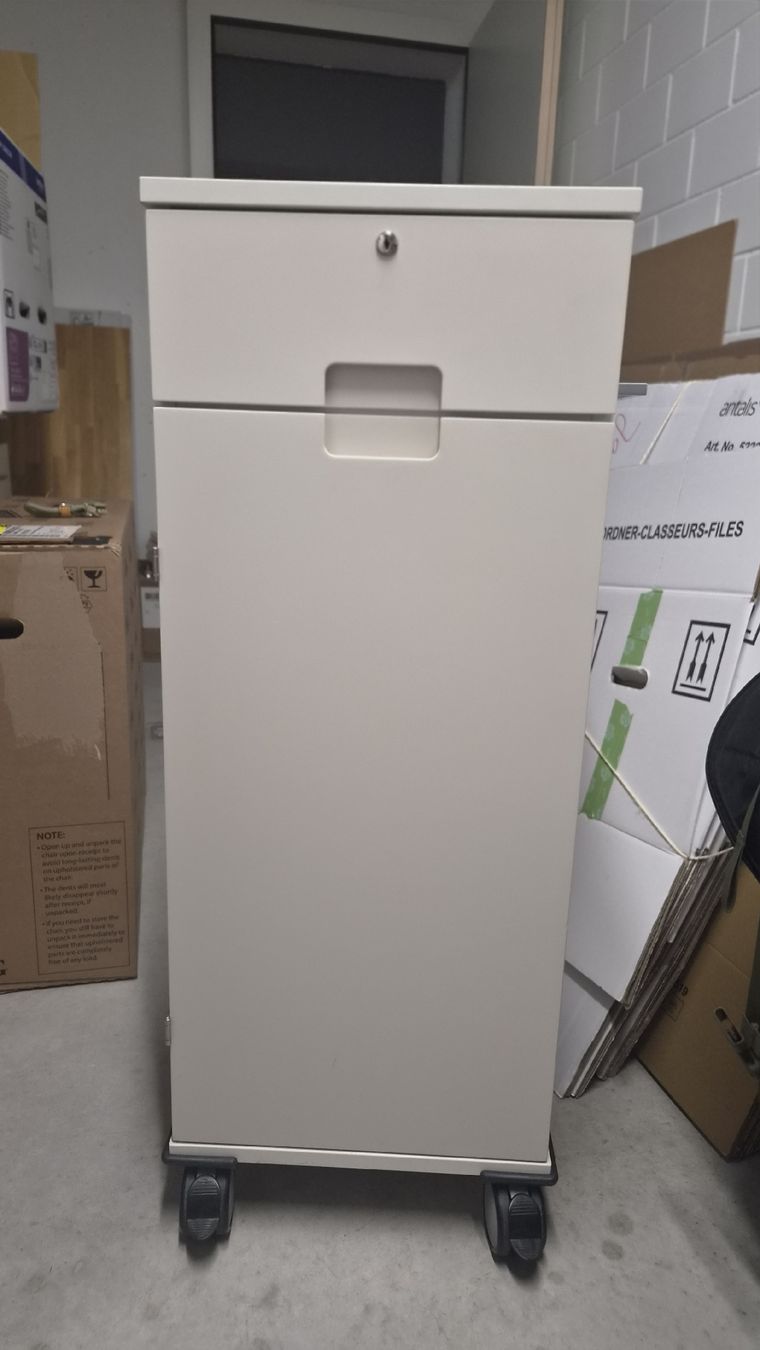 Eléments de bureau: Rollcontainer – Neuf (Voir description) à Chur par phr_h77q