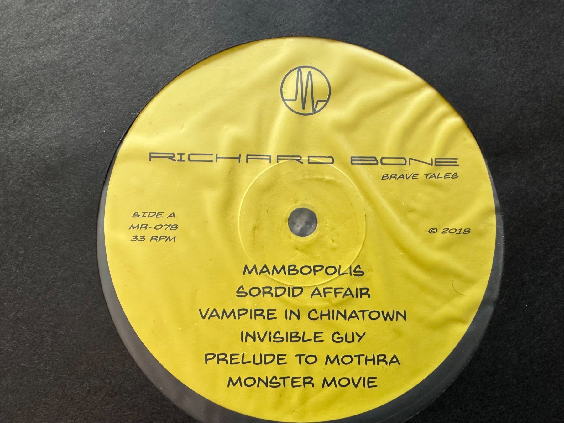 Dischi in vinile: RICHARD BONE LP BRAVE TALES - RECORD STORE DAY - SYNTH POP – Nuovo (secondo la descrizione) da Sion venduto da jaipur1401 4
