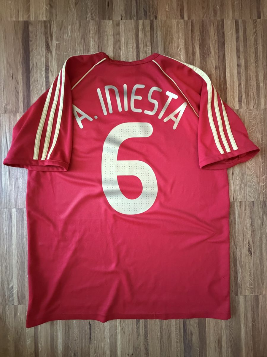 Adidas Canottiere & Pantaloni: Original Iniesta Spanien 2010 Trikot M – Usato da Burgdorf venduto da Shirtsy