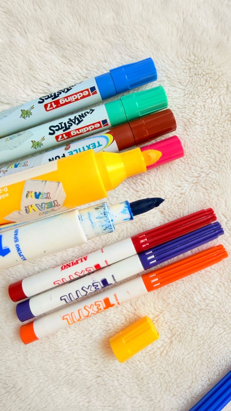 Crayons, crayons de couleur & craies: Textilmalstifte – D'occasion à Würenlos par Abracadabra26 3