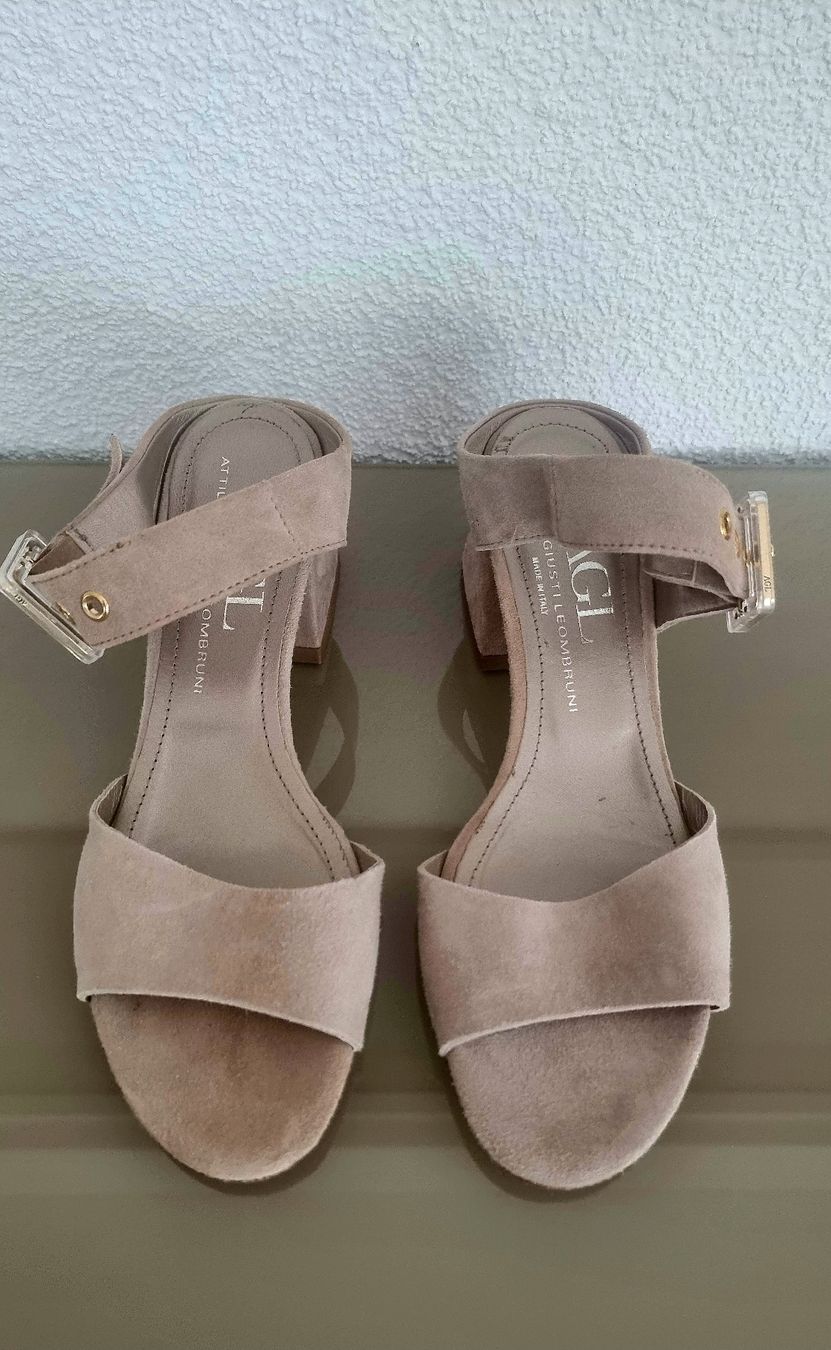 AGL Scarpe da donna: AGL Sandale 37 Wildleder taupe – Nuovo e nell'imballaggio originale da Untereggen venduto da cla_kb2w 1