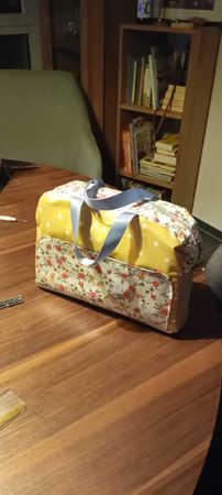geräumige Kosmetiktasche