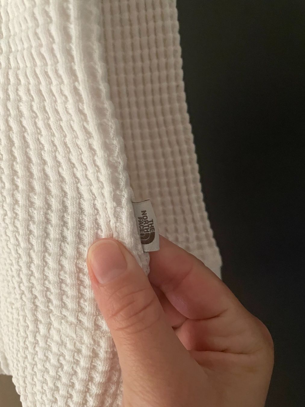 North Face Canottiere & Pantaloni: Maglia bianca marca North Face – Usato da Meilen venduto da val_tsv8 1