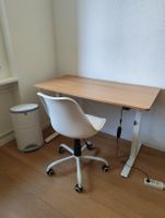 Schreibtisch höhenverstellbar mit Holzplatte