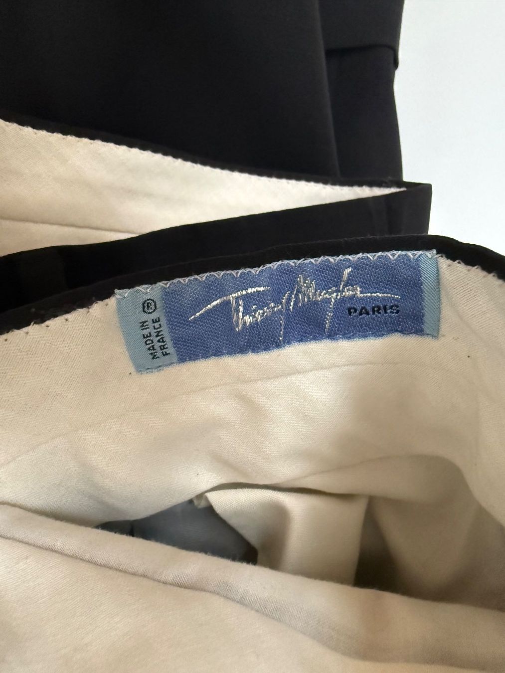 Mugler Completi: Thierry Mugler Paris Hosen Anzug – Usato da Zug venduto da marcosonlineshop 4