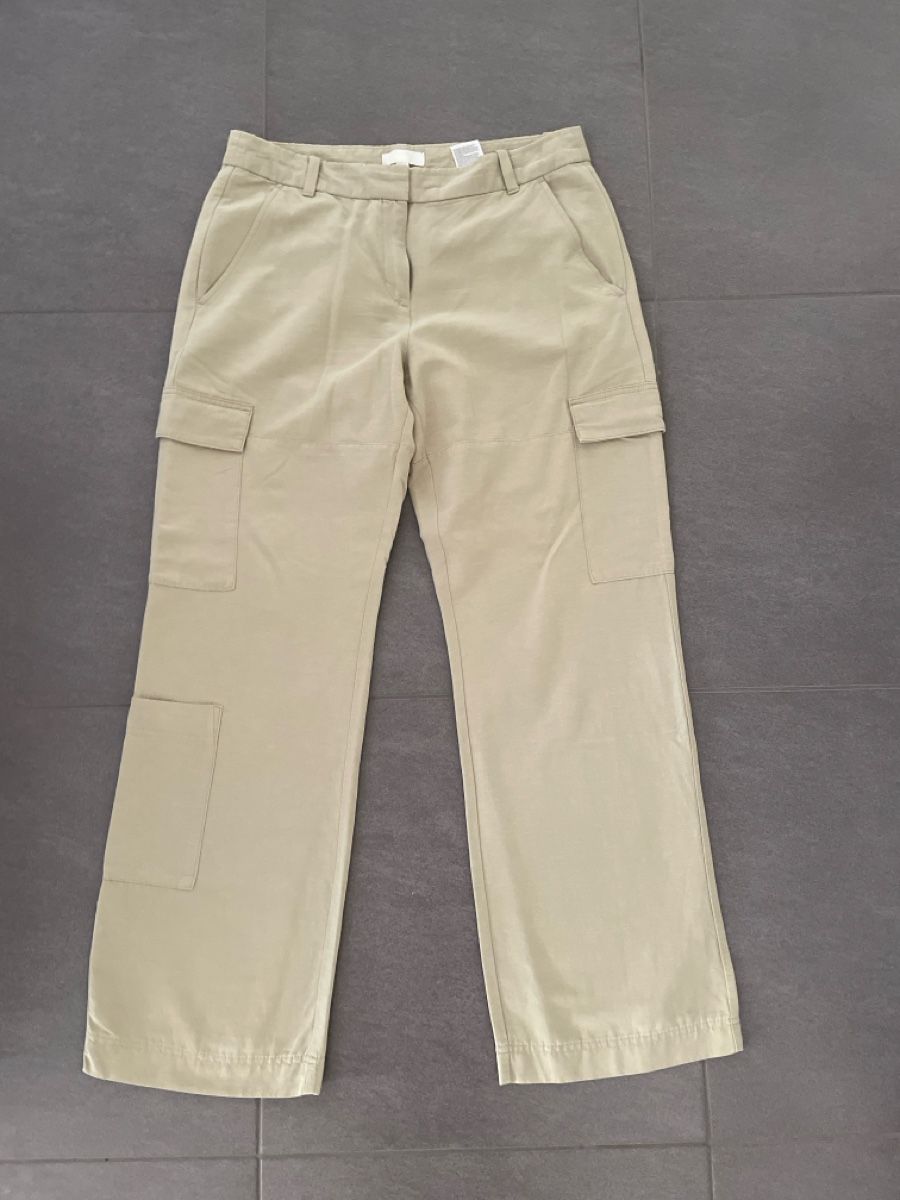 H&M Pantaloni: Pantalon d’été  – Usato da Collombey venduto da amina36