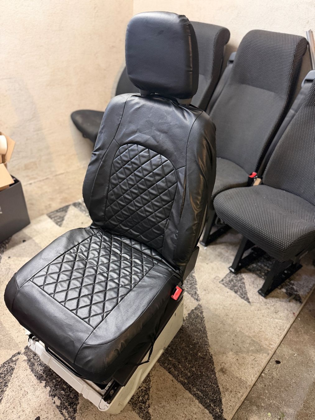 Mercedes-Benz Altri accessori per camping: Sprinter W903 Beifahrer Einzelsitz Konsole mit 4 Extra – Nuovo (secondo la descrizione) da Aarau venduto da bikestones 1