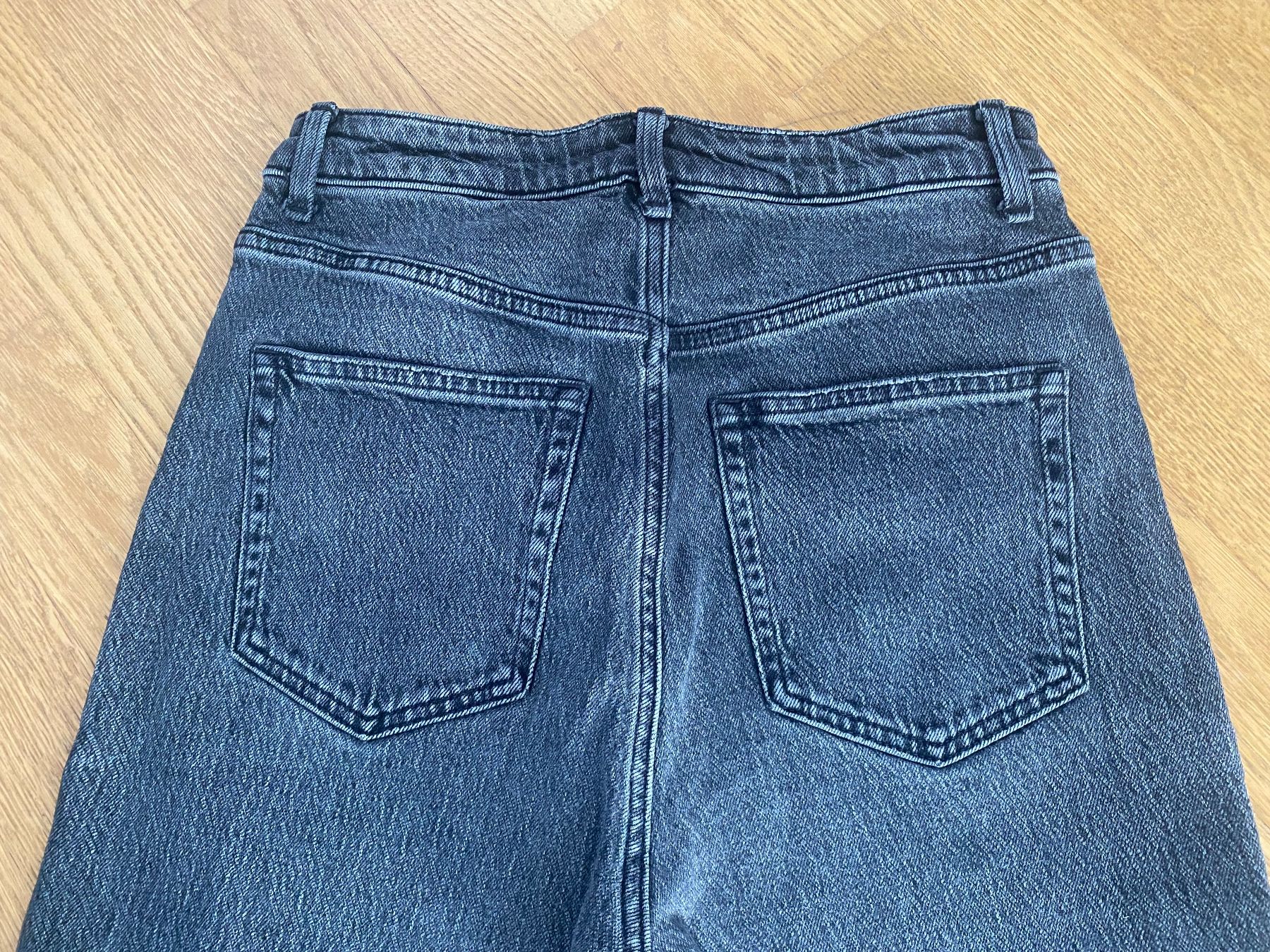 H&M Jeans: schwarze Denim Jeans Gr. 38 – Usato da Riedholz venduto da lenibeni03 3