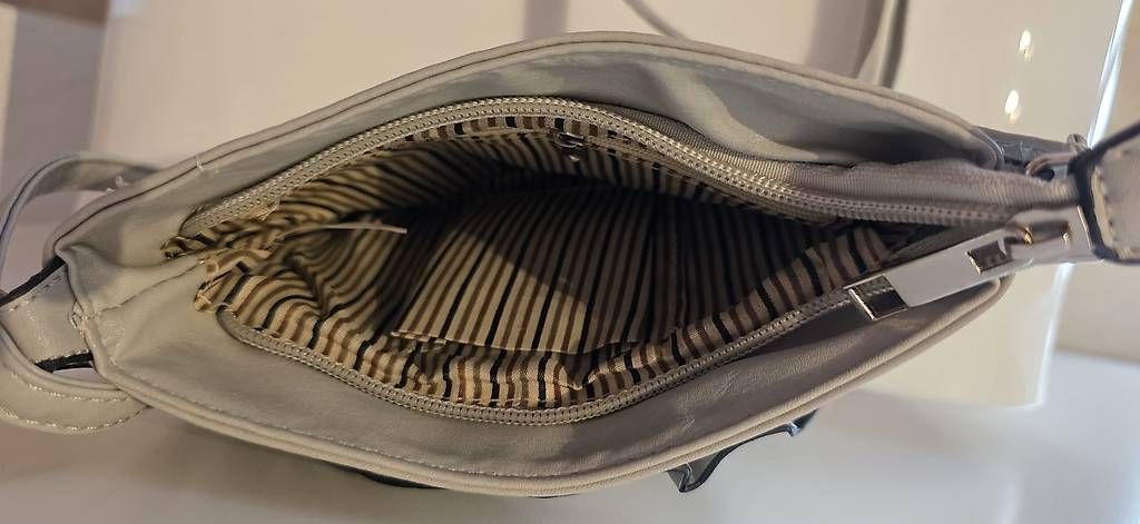 Borse da donna: Graues Blume-Tasche, klein – Usato da Wolfhausen venduto da LoukAudio 1