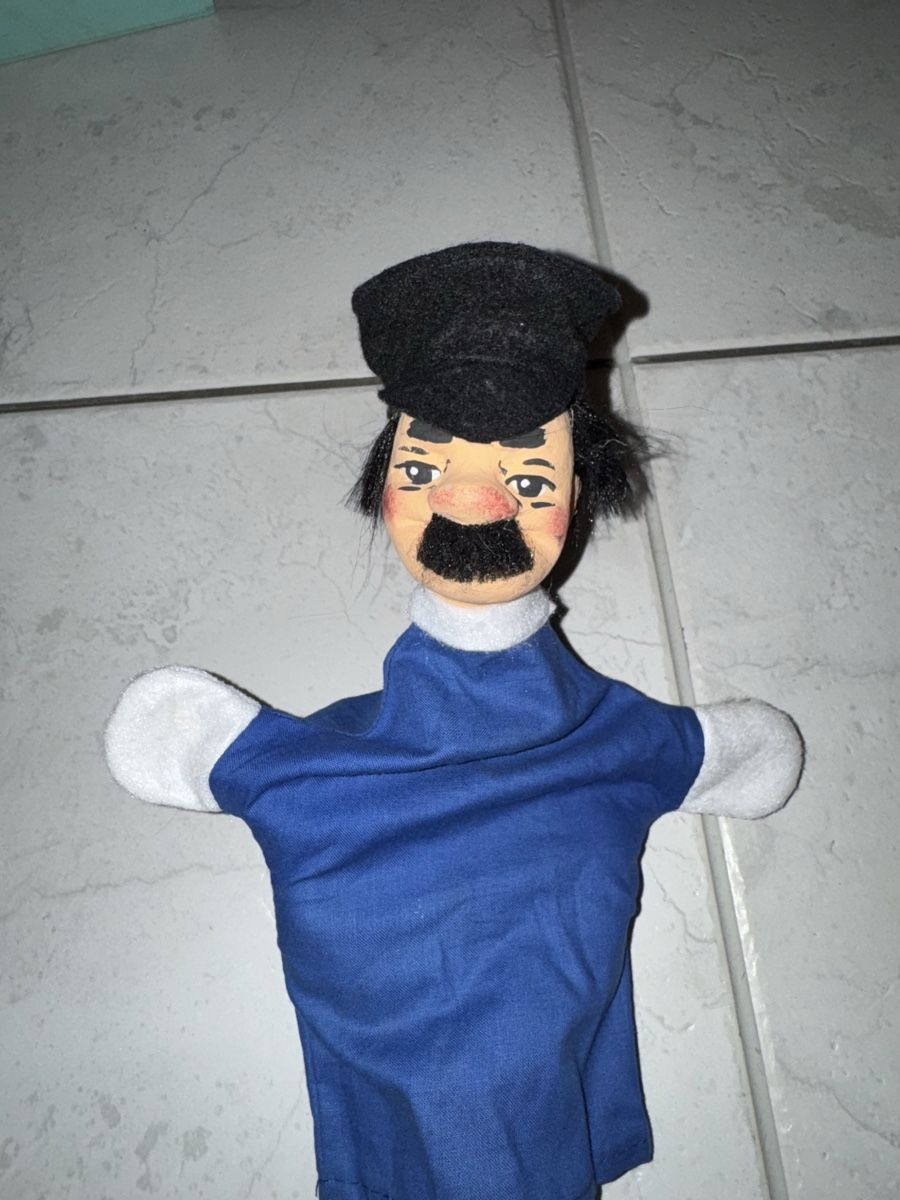 Bambole: Kasperli Theaterpuppe Polizist – Usato da Gossau ZH venduto da Shaolin 1