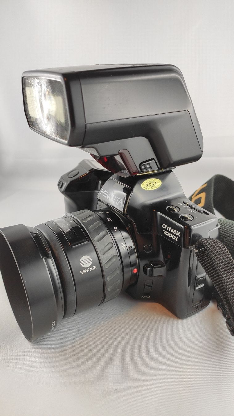 Minolta Fotocamera: Minolta Dynax 7000i analog Kamera mit Blitz – Usato da Kreuzlingen venduto da Seto18 1
