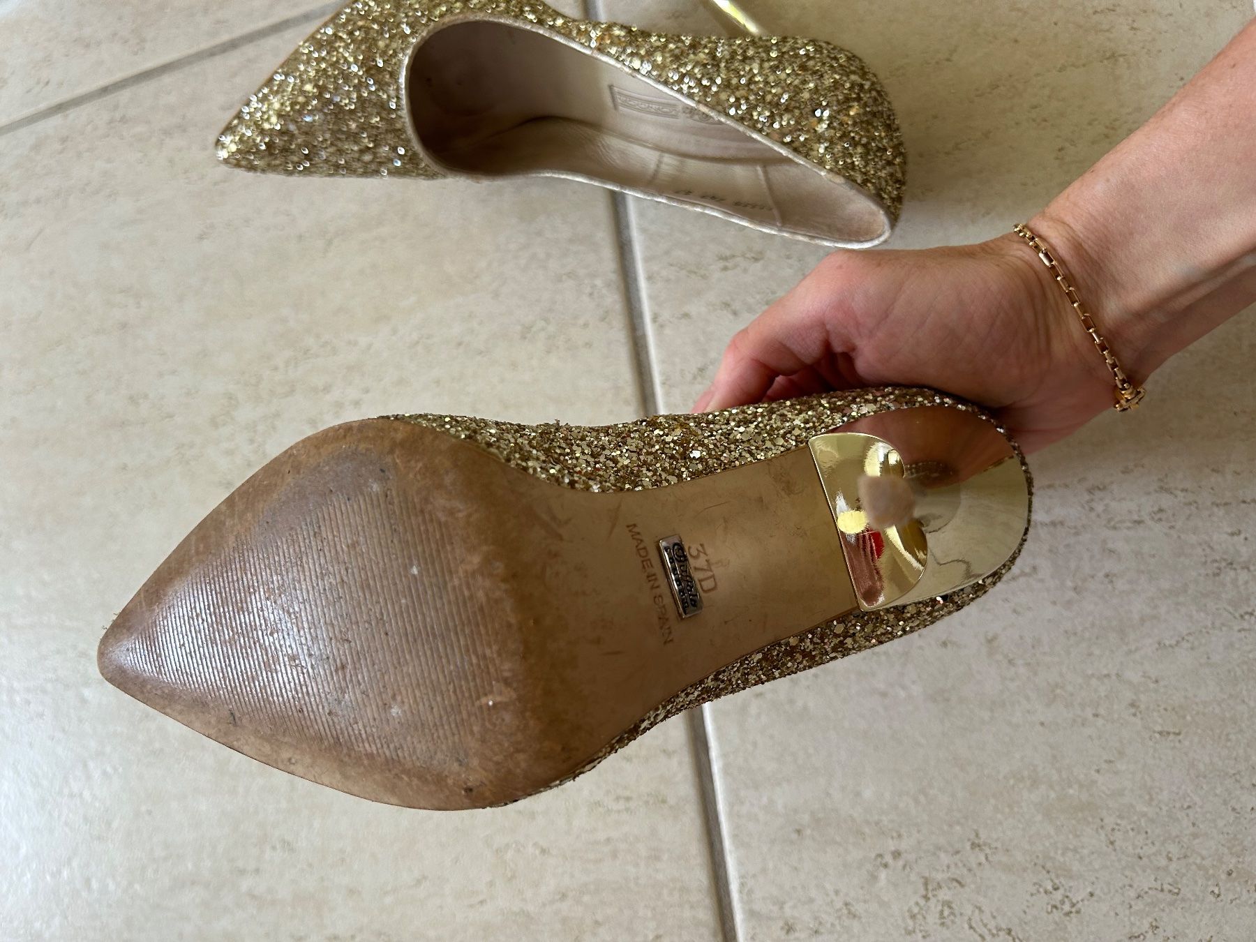 Buffalo Scarpe da donna: Goldene Schuhe High Heels – Usato da Saland venduto da ele_vc96 2