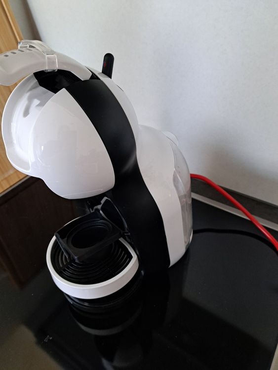 De'Longhi Macchine per caffè & Macchine per espresso: Dolce Gusto Kaffeemaschine weiss-schwarz, guter Zustand – Usato da Oberdorf NW venduto da mar_l9kd 2