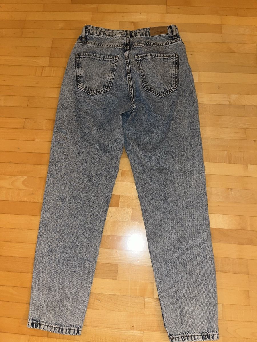 Stradivarius Jeans: Momjeans Stradivarius Grösse 34 – Usato da Mörschwil venduto da Seegurke18 2