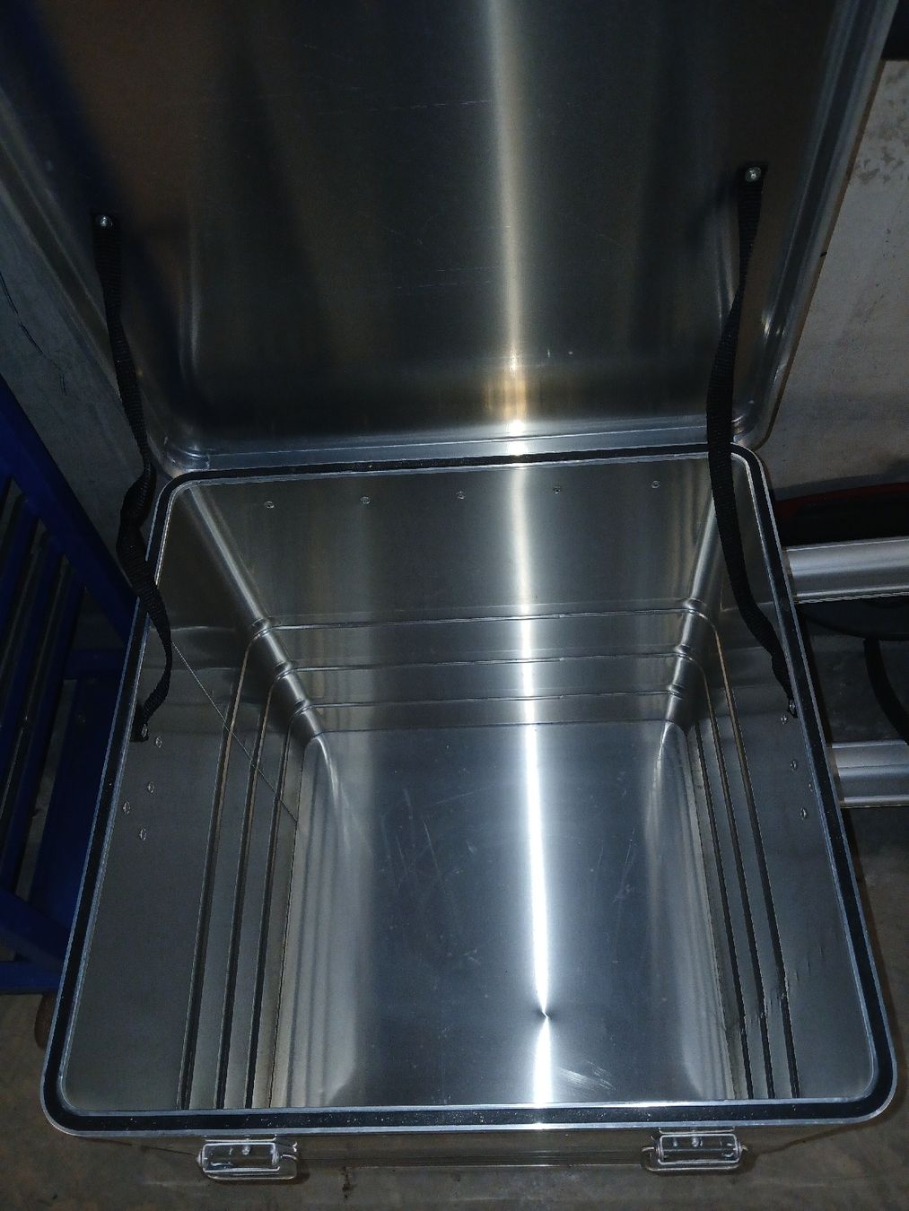 Caisses de transport: caisse aluminium  – Neuf (Voir description) à Montbrelloz par pipounet 4