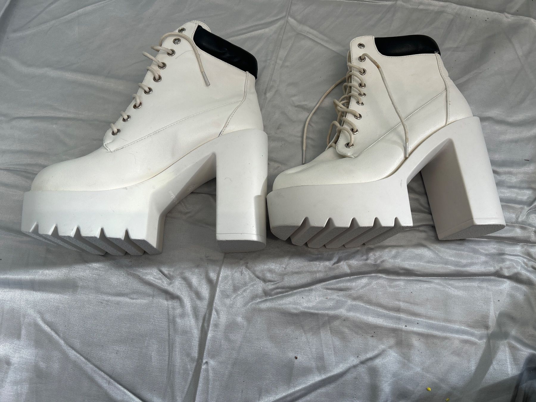 Chaussures femmes: Plateau Stiefelette cremefarben Gr 36 – D'occasion à Regensdorf par Spyke55 4