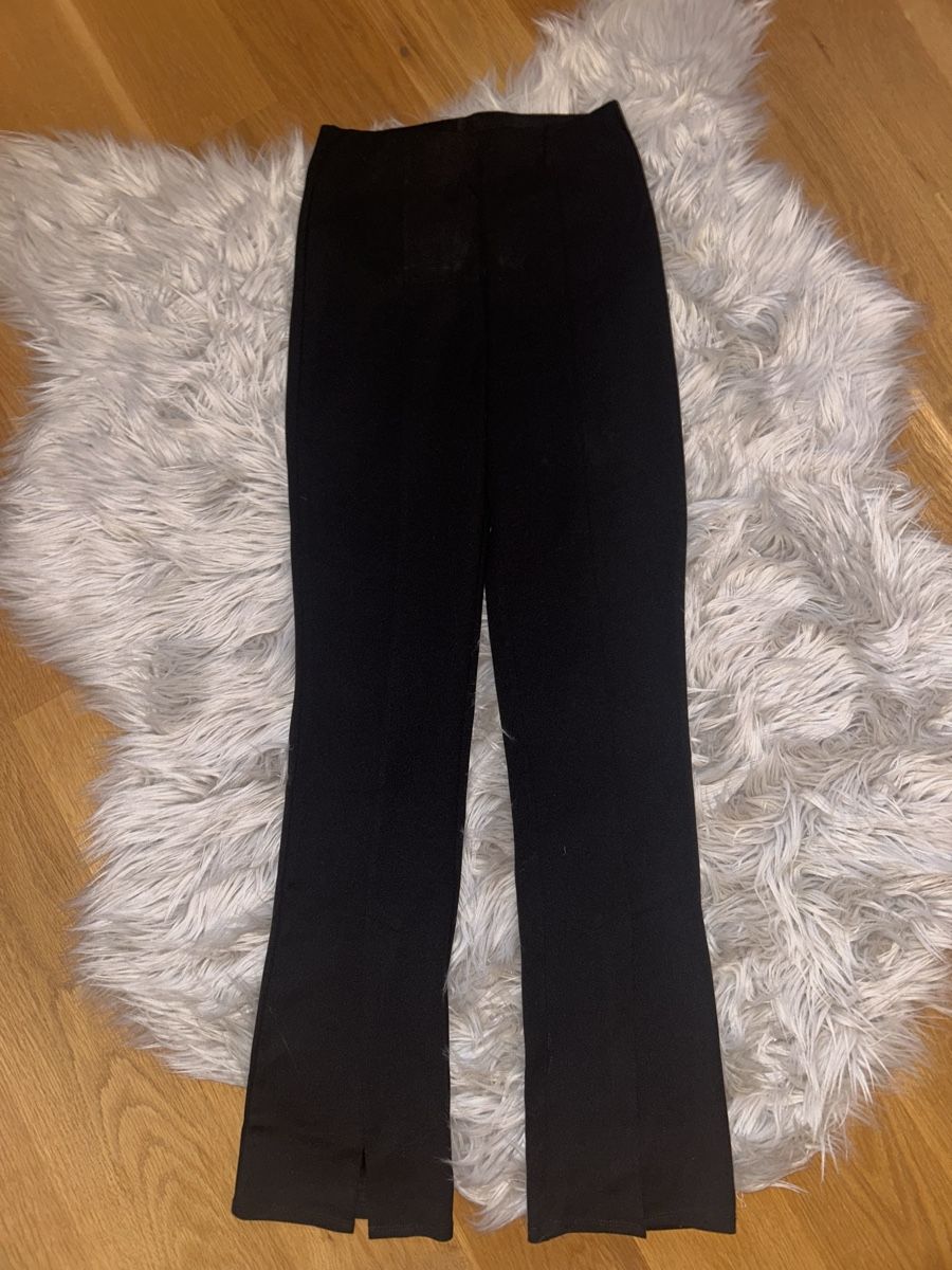 H&M Pantaloni: Pantaloni neri con spacchi - Taglia S – Usato da Vicosoprano venduto da kik_hb7f