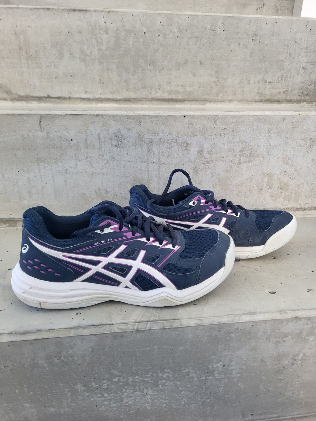 Asics Scarpe per ragazze: Asics Turnschuhe Mädchen Gr. 35.5 – Usato da Thalwil venduto da J_Doe