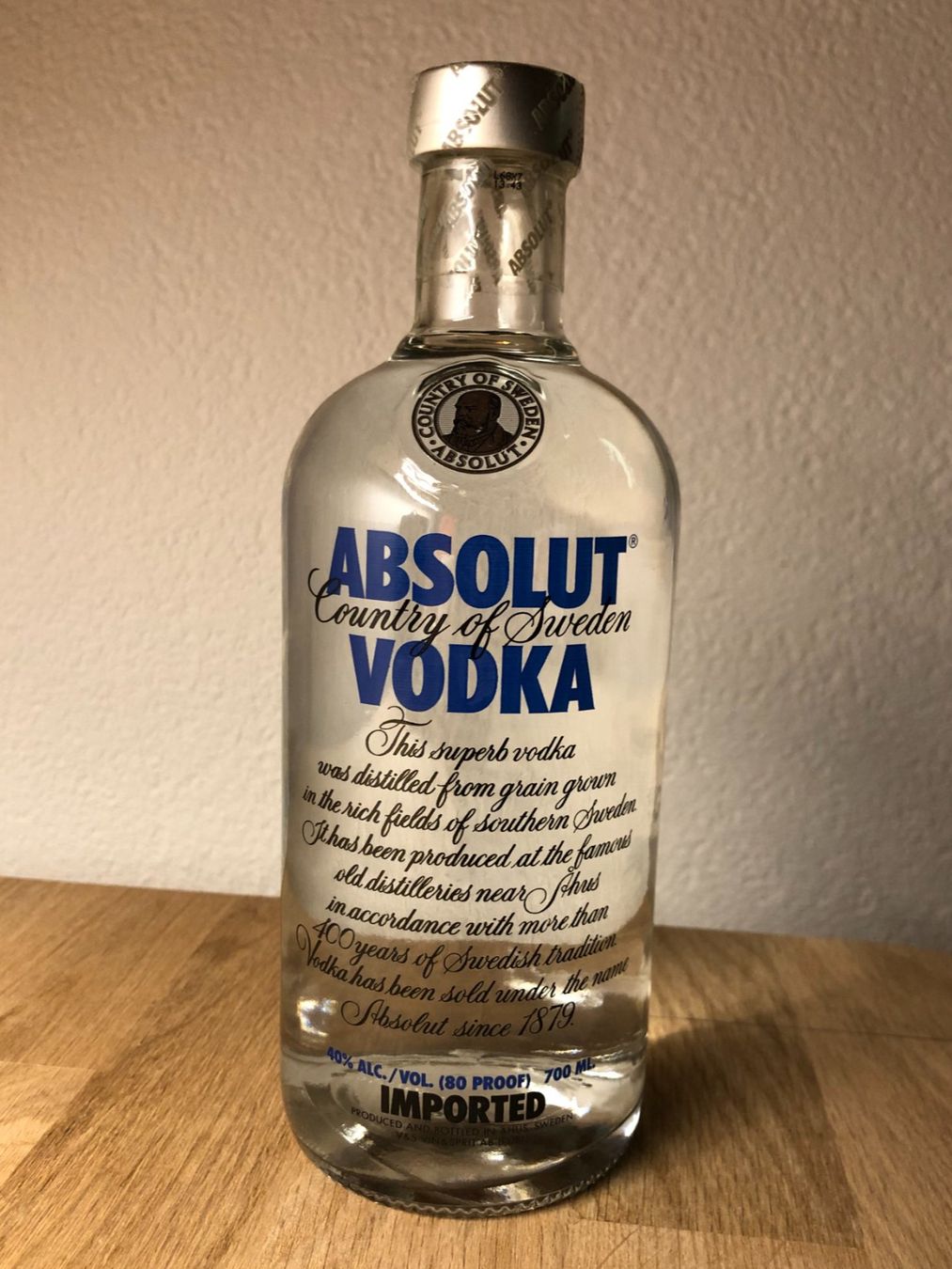 Absolut Vodka Spiritueux: ABSOLUT VODKA 700ML (ca. 2007) - Lot Code: L68X7 13:43 – Neuf avec emballage d'origine à Aarberg par umearocks