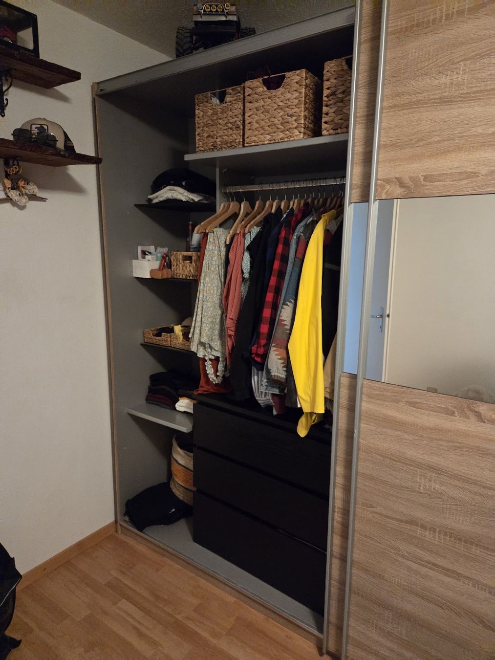 Schränke: Schrank – Gebraucht aus Boswil von oli_6ts9 2