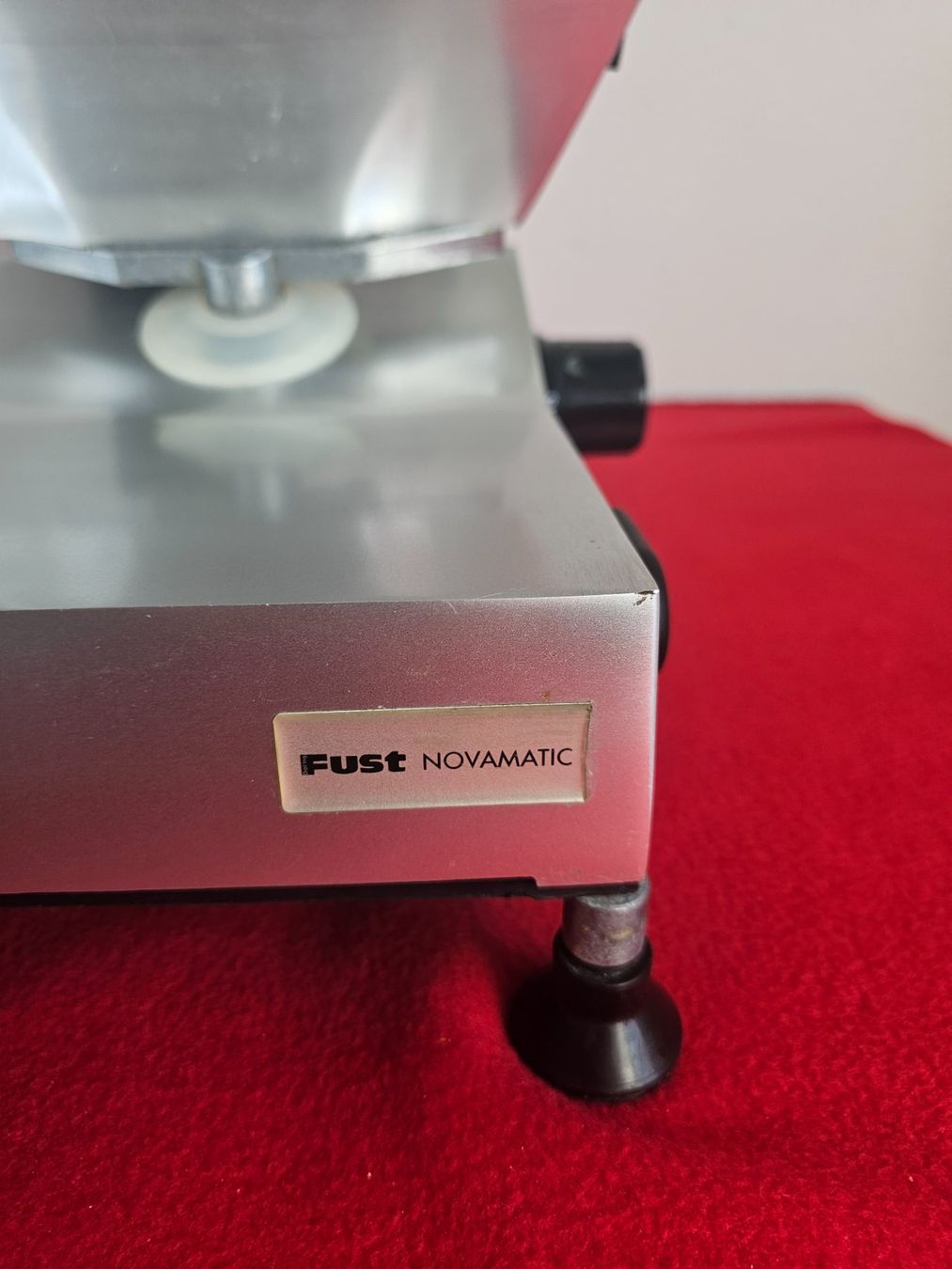 Elettrodomestici da cucina: ***NOVAMATIC***Type S 220 grosses Aufschnittmaschine – Usato da Bronschhofen venduto da Xena37 6