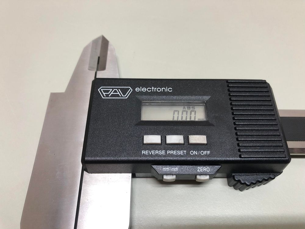 Mitutoyo Digital ABS Messschieber, Schnabel-/Standardmessflächen, 0-500 mm | 0,01 mm, lange Messschenkel, Datenausgang