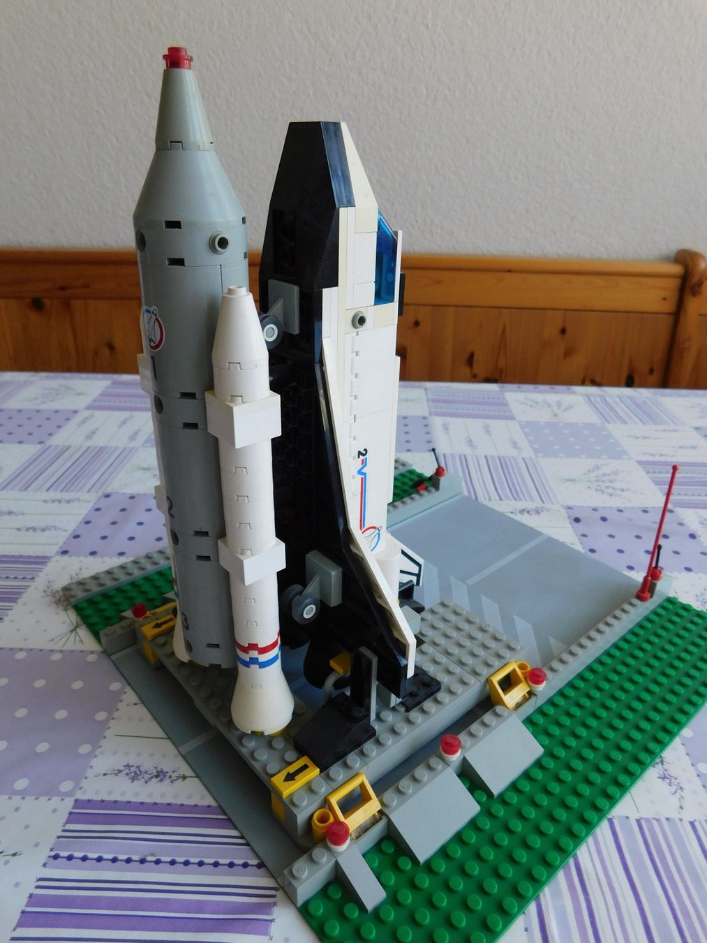 Lego Kit di costruzioni: Lego Spaceshuttle mit Startrampe ohne Rakete – Usato da Strengelbach venduto da Wedi73 2