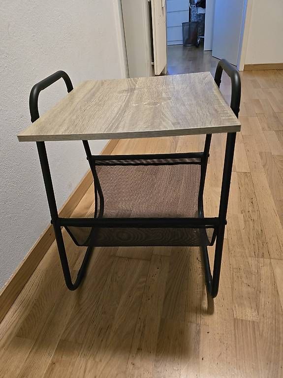 Tavoli: Zeitung Tisch – Usato da Münchenbuchsee venduto da Arasy13 3