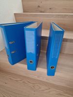 15 Bundesordner (gross und klein) in blauer Farben