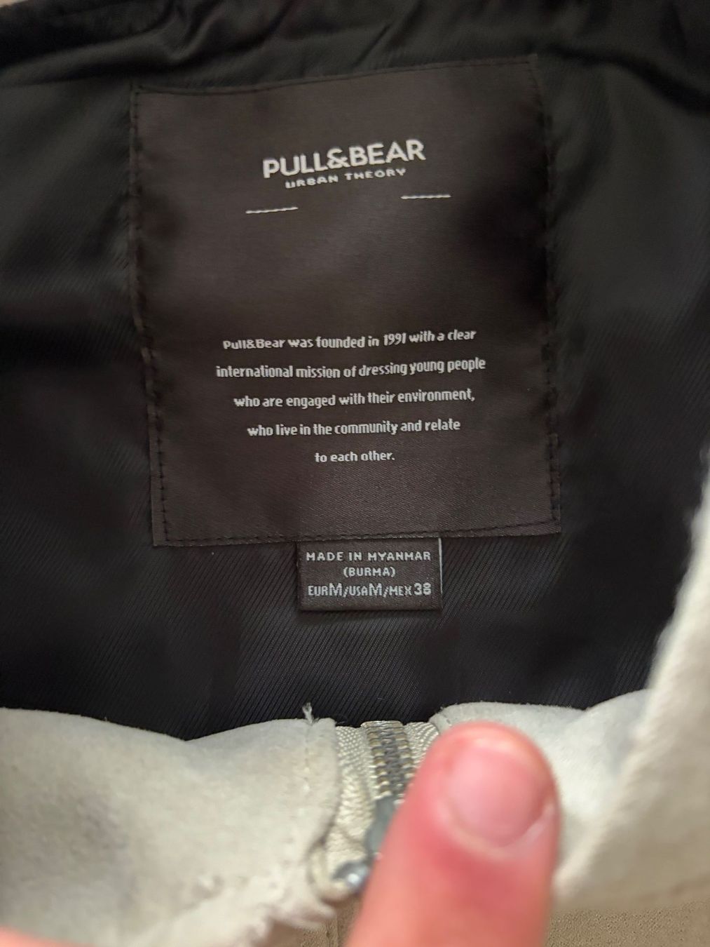 Pull&Bear Jacken: Pull&Bear Bomberjacke beige, Wildleder-Optik, Grösse M – Gebraucht aus Bad Zurzach von mae_xqz7 2