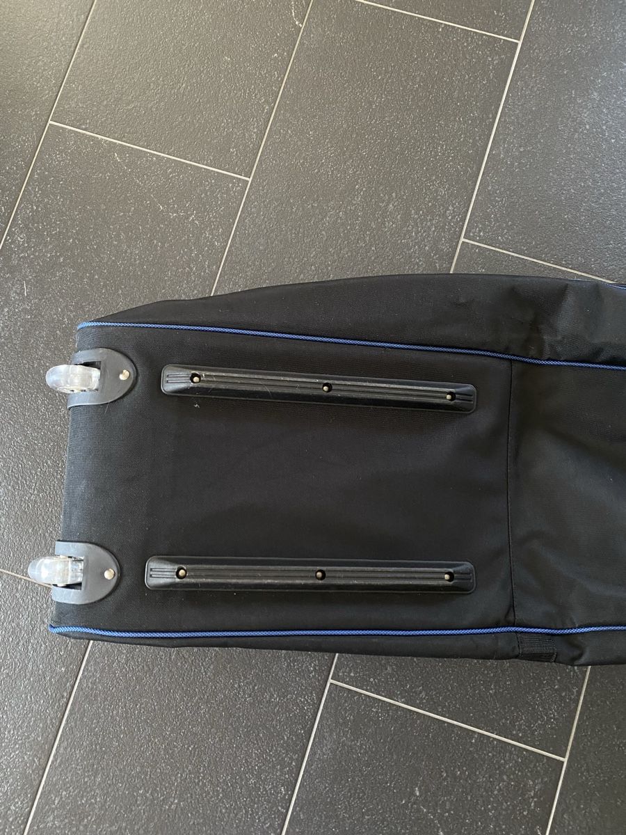 Borse: Golfbag Reisetasche mit Rollen – Usato da Lützelflüh-Goldb venduto da flu_q9tg 4