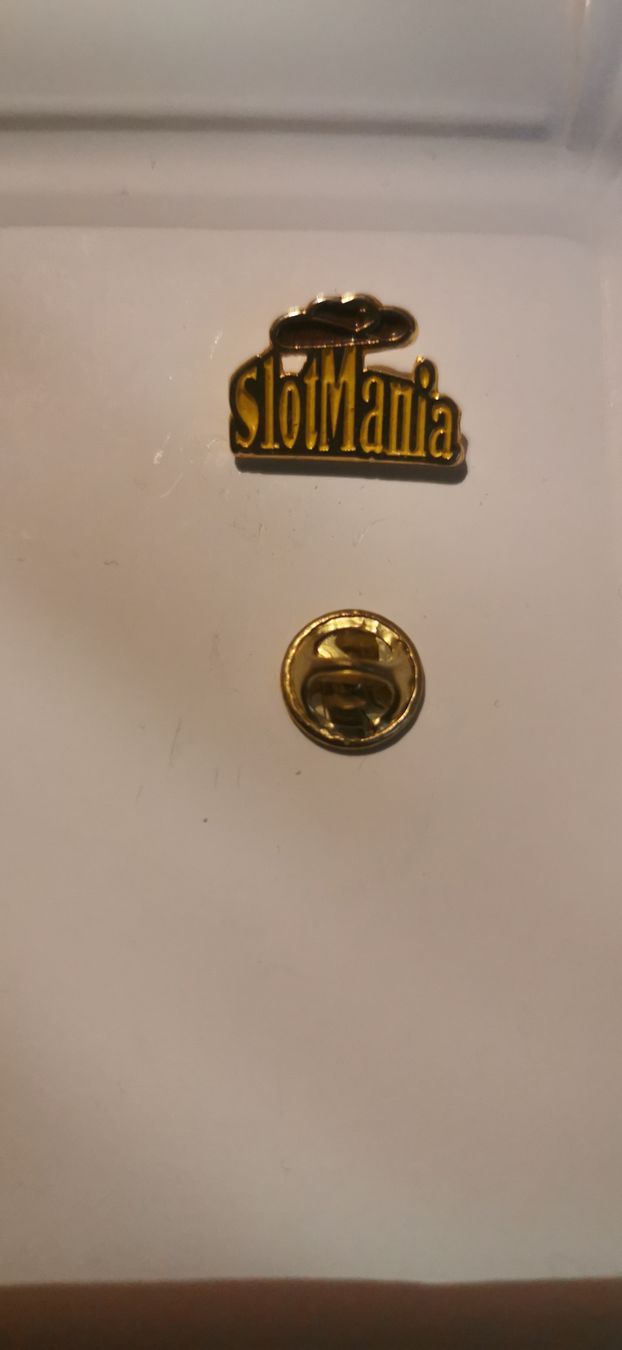 Placchette & Badge: Pin SlotMania – Usato da Genève venduto da vins50