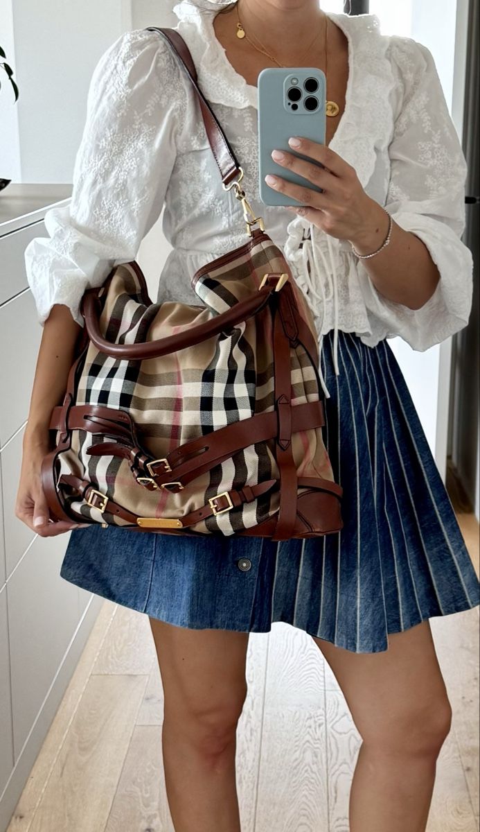 Burberry Borse da donna: Burberry Check Hobo Bag – Usato da Dübendorf venduto da Pink.Blue 3