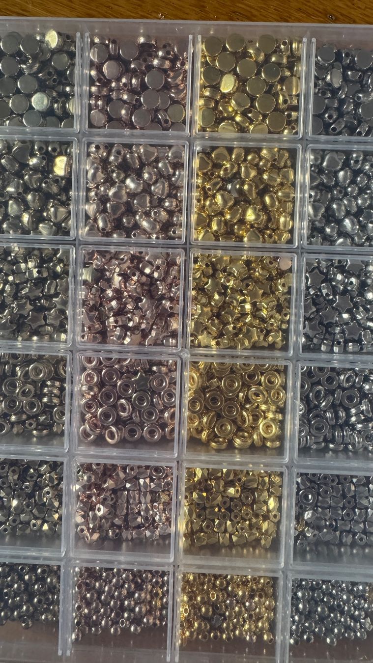 Perles (synthétiques): Kit de perles pour création de bijoux – D'occasion à Genève par nor_k8bf 9
