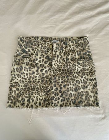 AB 1.- Denim-Minirock mit Leopardenmuster, Gr. 38