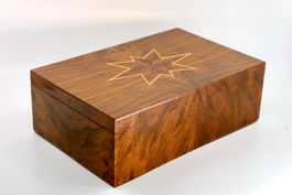 B0425 Edle Sternenintarsie-Schatulle Nussbaum ~1950/1960