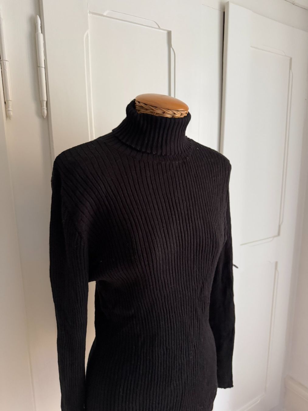 Maglioni & Felpe: Rollkragenpullover schwarz gerippt L – Usato da Zürich venduto da Diazaio 1