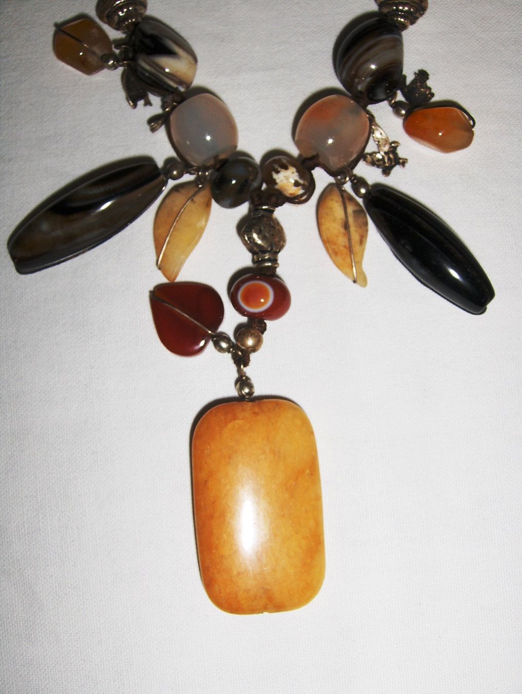 Catenine: Originelle lange Kette mit diversen Steinen – Usato da Dübendorf venduto da alracfo 1